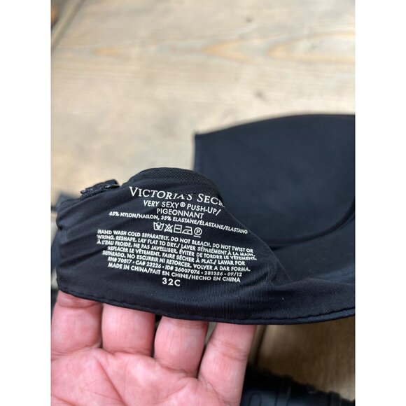 Victorias Secret Very Sexy Push-Up Bra 32C Black With Rhinestone Embellishments - Picture 4 of 6